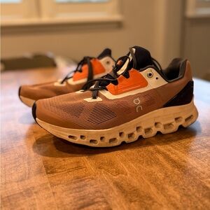 On Cloudstratus running shoes 9.5